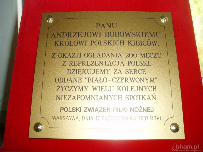 <p>Plakietka za 200 meczów z Biało-Czerwonymi.</p>